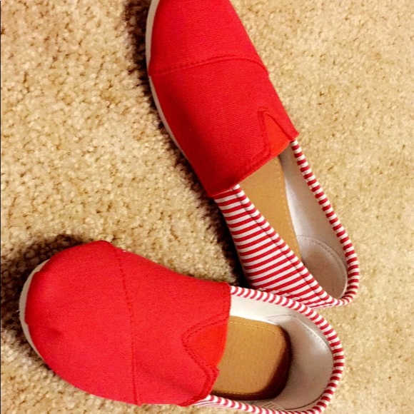 Shoes - Picture 3 of 3